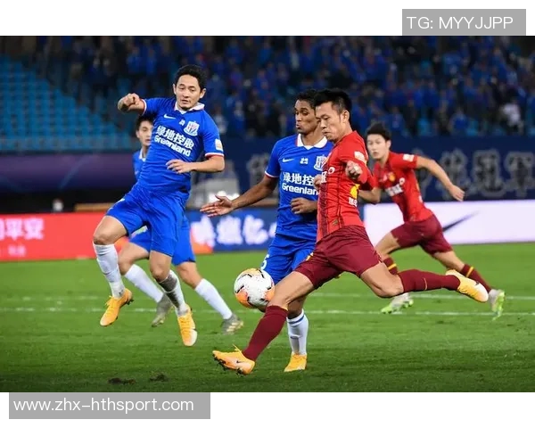 华夏幸福足球队奋勇争先展现团队精神与竞技风采的辉煌历程 华夏幸福足球队奋勇争先展现团队精神与竞技风采的辉煌历程