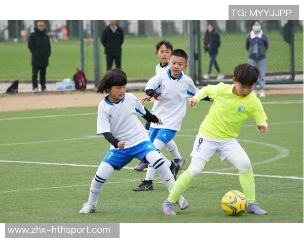 深入了解足球运动员的心路历程与职业生涯的独特访谈问题探讨 深入了解足球运动员的心路历程与职业生涯的独特访谈问题探讨